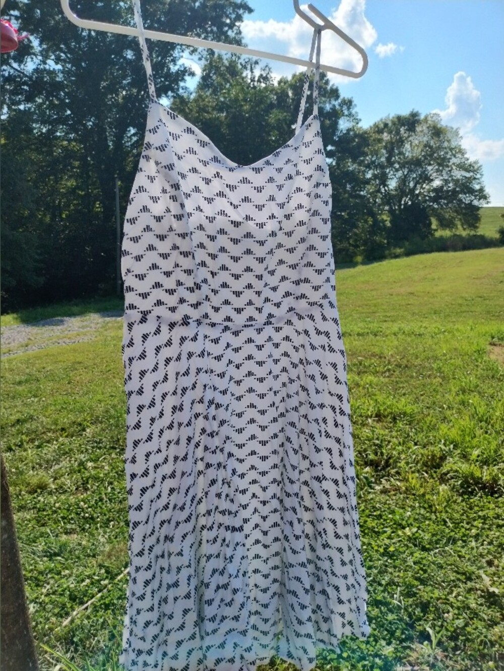Old Navy Spagetti Strap Dress Black And White Size Large Smocking On back